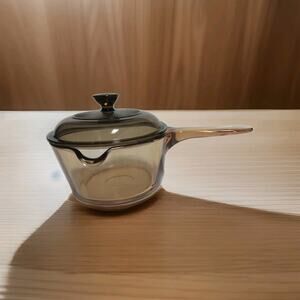 Corning Amber Vision Ware 1 L Sauce Pot Pan with Spout Lid USA! Vintage #1653